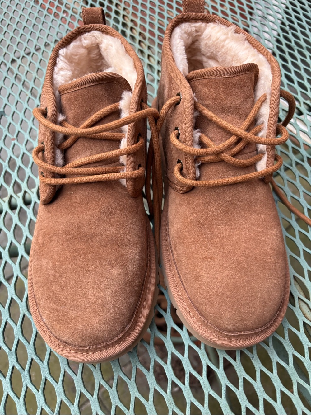 NWOB UGG Neumel Boots Chestnut Brown Suede women  size 9